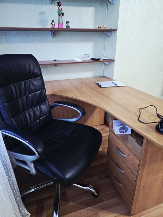 Продам письменный стол