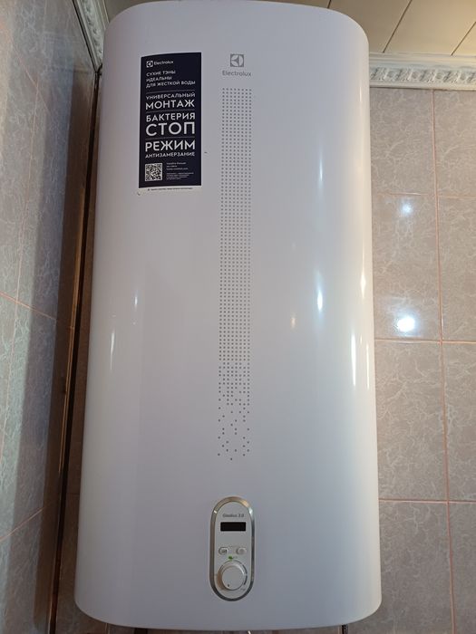 Водонагреватель, Electrolux EWH 100 Gladius 2.0