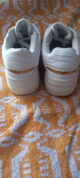 Adidași de damă numărul 35