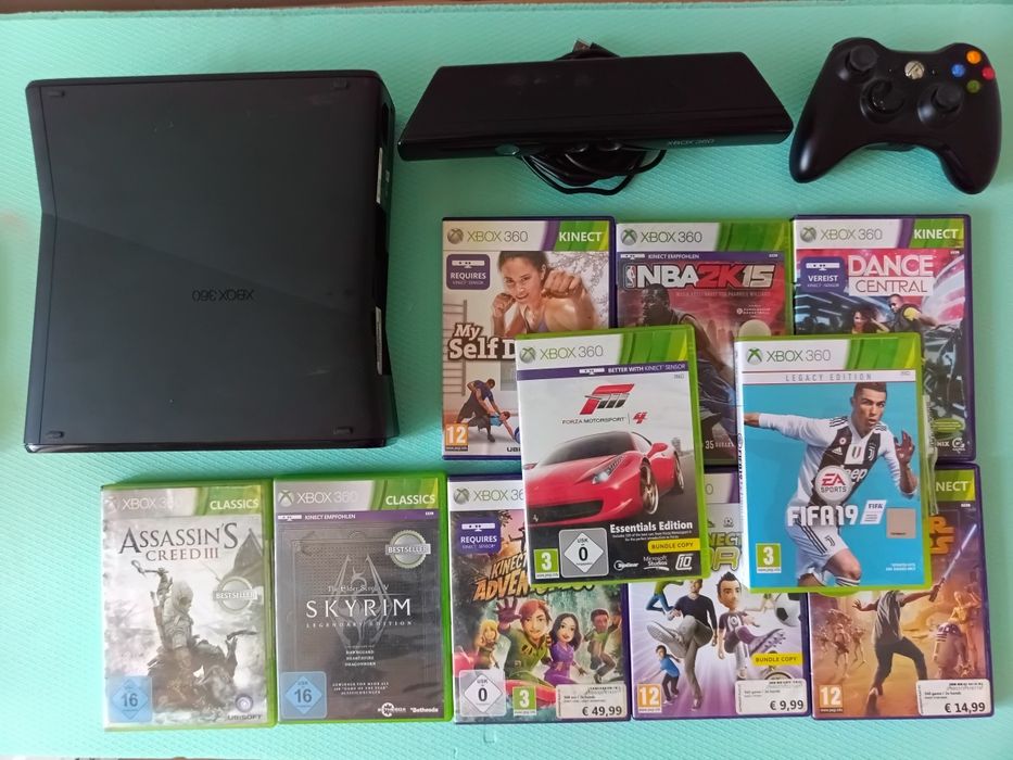Xbox 360 250GB + Kinect +  контролер + 10 игри