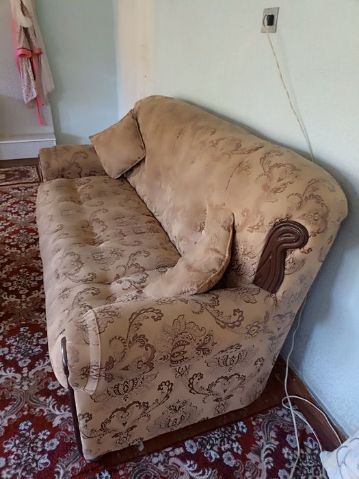 Диван и два кресла