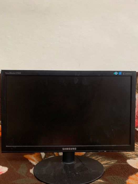 Монитор 19 продам