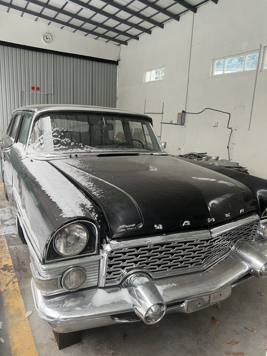 Газ 13 чайка 1977 года