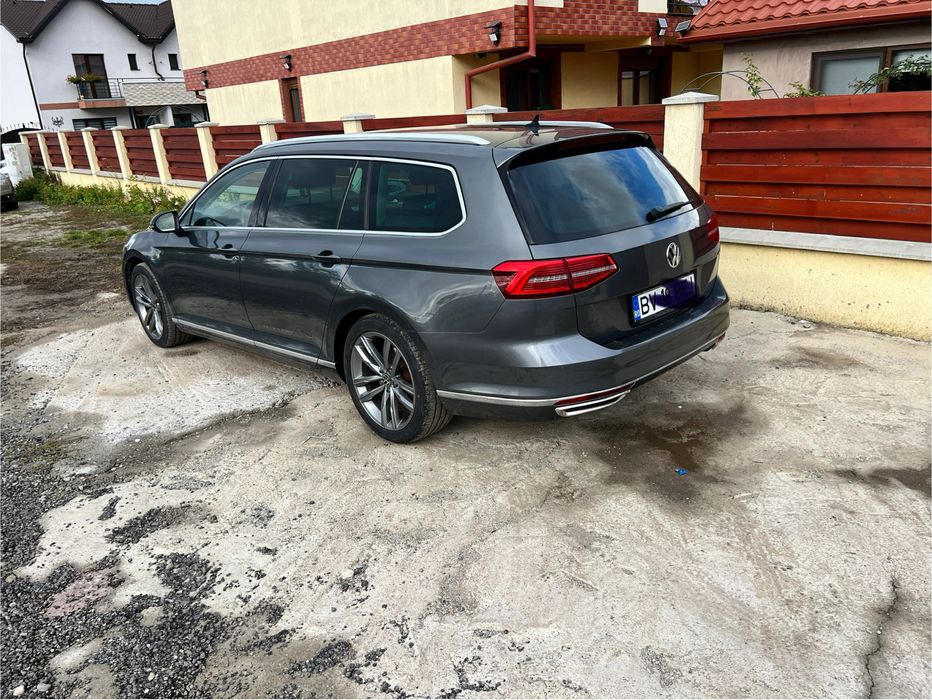 Vand passat B8, motor 2 litri diesel, 150 cai automată.