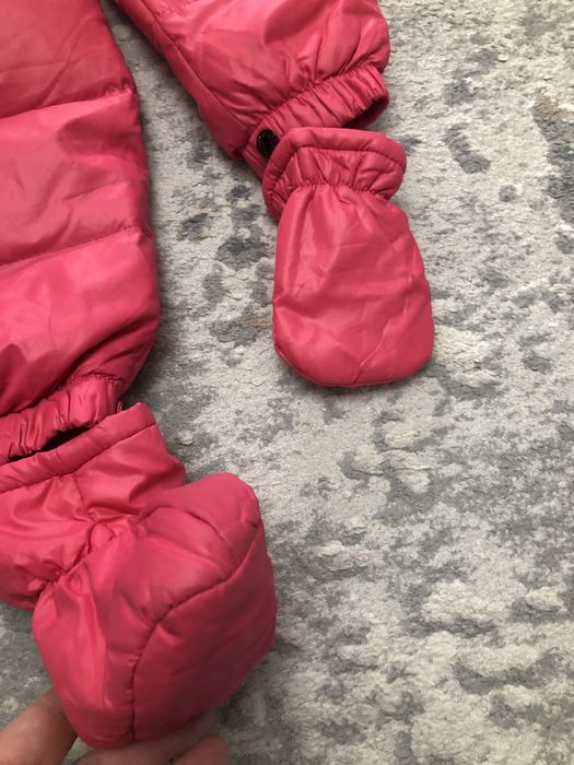 Продам комбинезон-пуховик Moncler