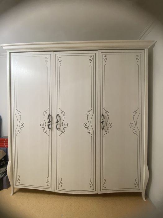 Шкаф шифонер для спальни