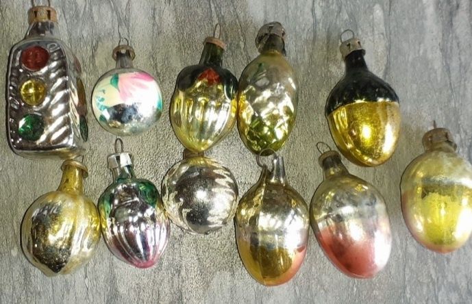 Globuri si decorațiuni de Crăciun  vechi