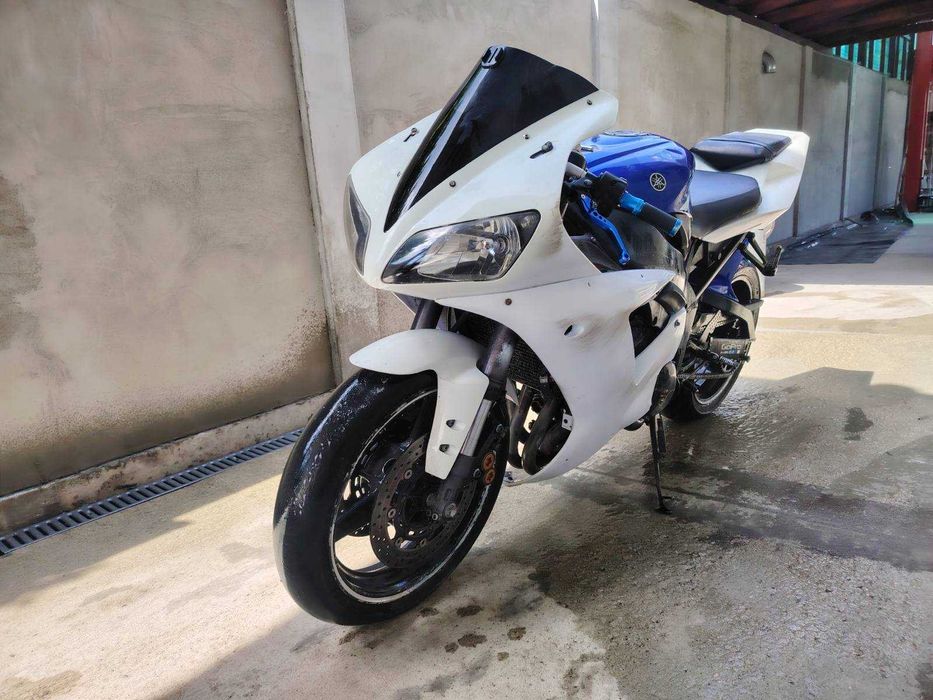 Yamaha YZF-R1 на части