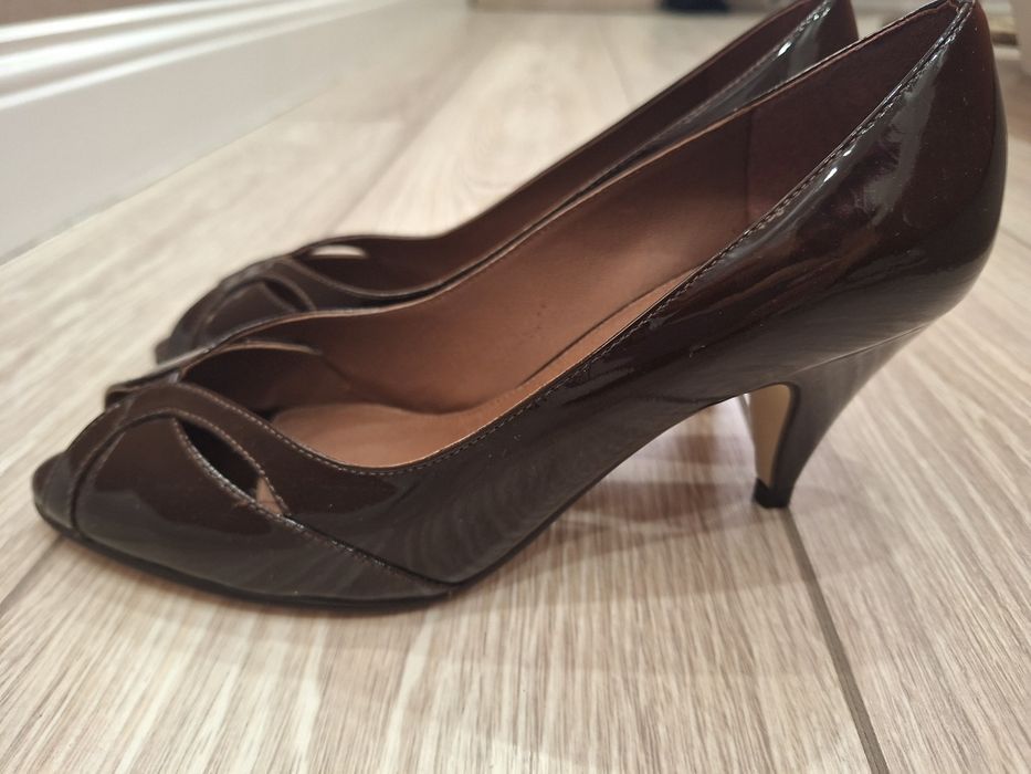 Новые женские туфли