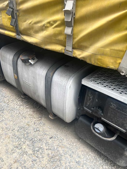 Vând ansamblu - camion DAF și semiremorcă SCHMITZ (mega)