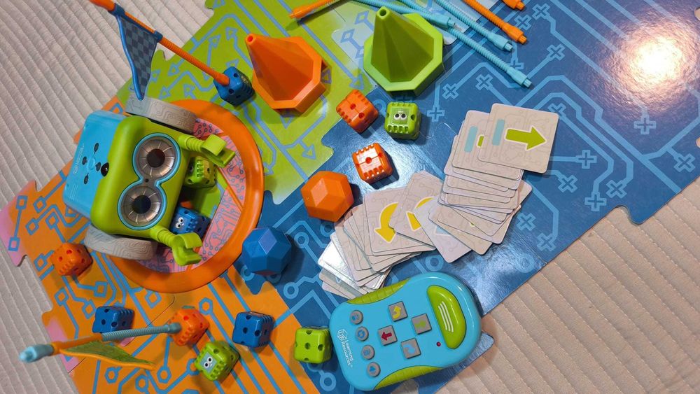 Robot educativ Botley Coding Robot Activity Set – Joc programare copii STEM, complet