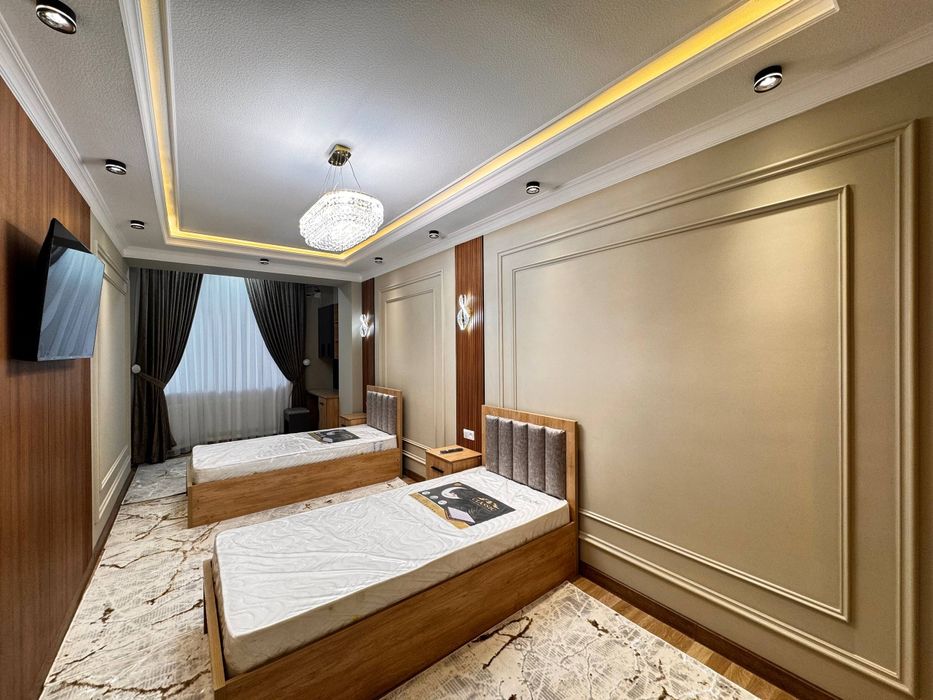 Продаётся 3х комнатная квартира 2 - этаже с лифтом. Вокзал