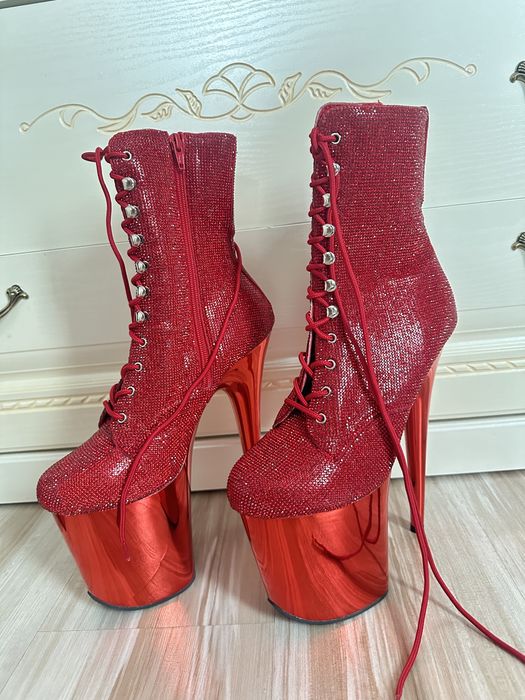 Стрипы pleaser для танцев 39