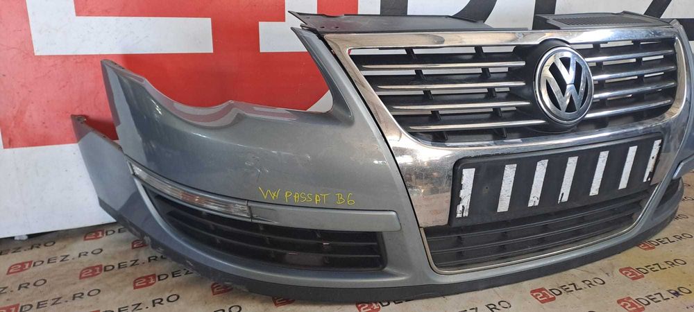 Bara fata completa cu grile fara proiectoare Passat B6 - mic defect