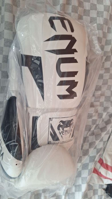 Боксёрские перчатки