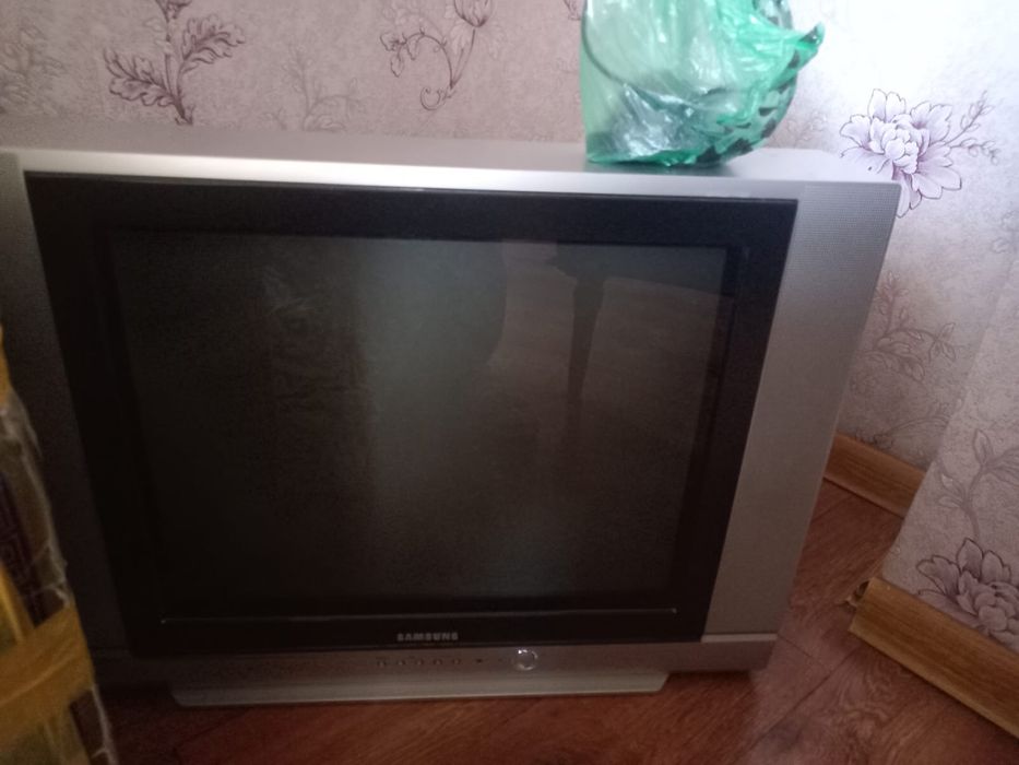 Телевизор цветной