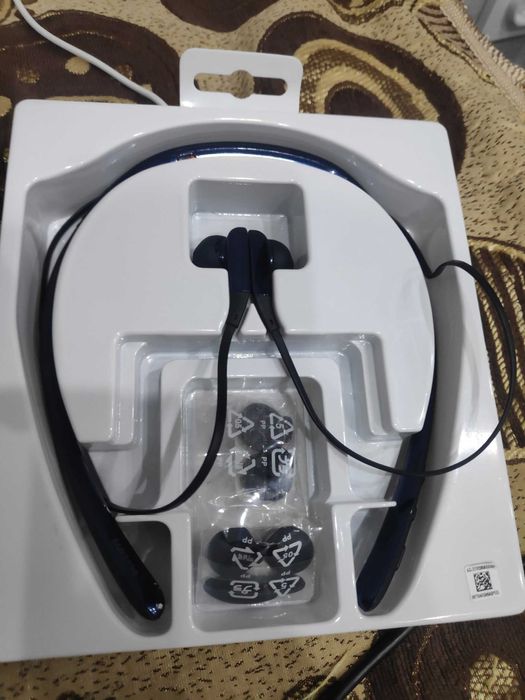 Наушники Samsung Level U