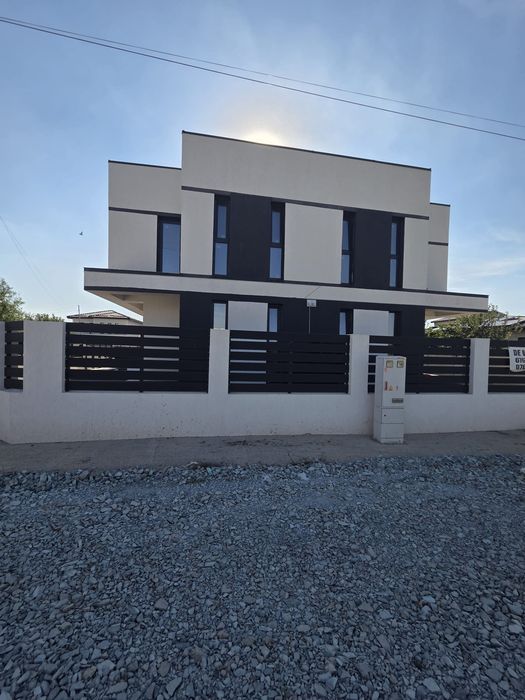 De vanzare casa vila in comuna berceni .Pompa de caldura si incalzire in pardoseala