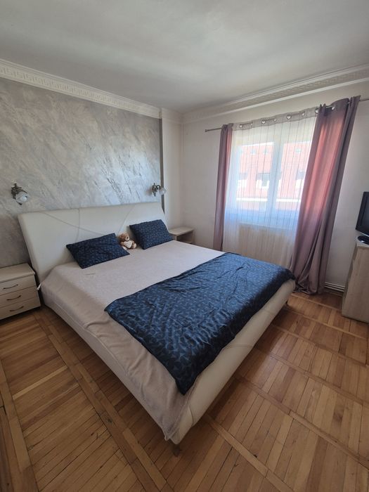 Închiriez apartament 2 camere decomandat