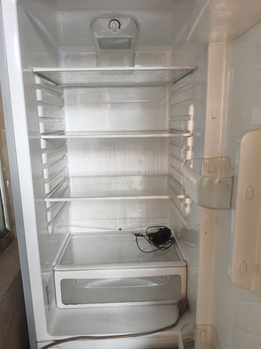 Холодильник LG рабочий