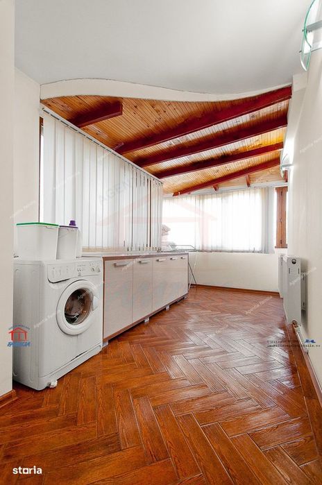 Vanzare apartament cu 4 camere, Faleza bloc Pescarus, etaj 1, sup.135