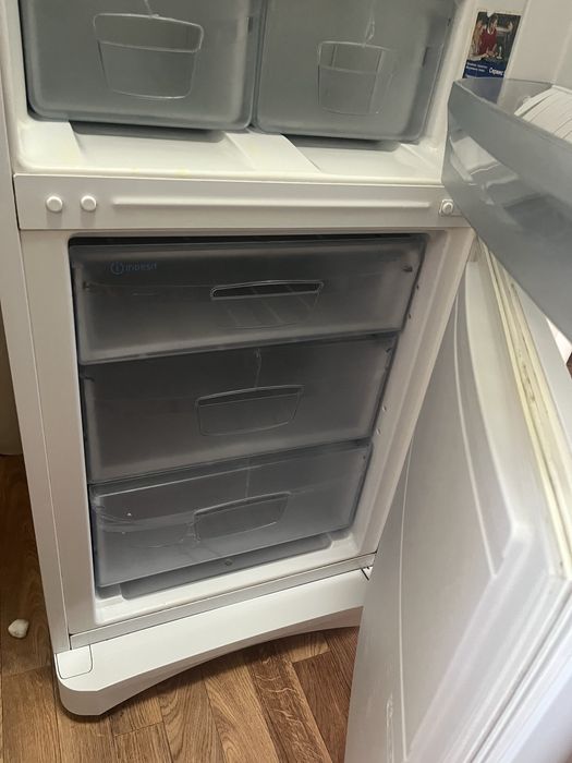 Продам холодильник