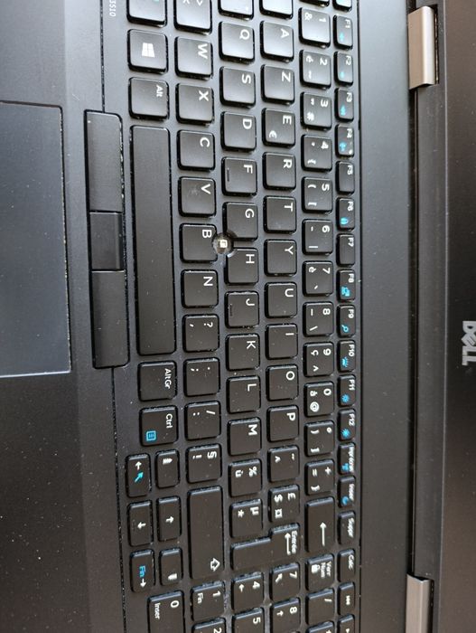 Продавам лаптоп DEEL