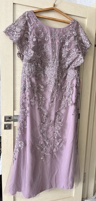 Вечернее платье для женщины новое