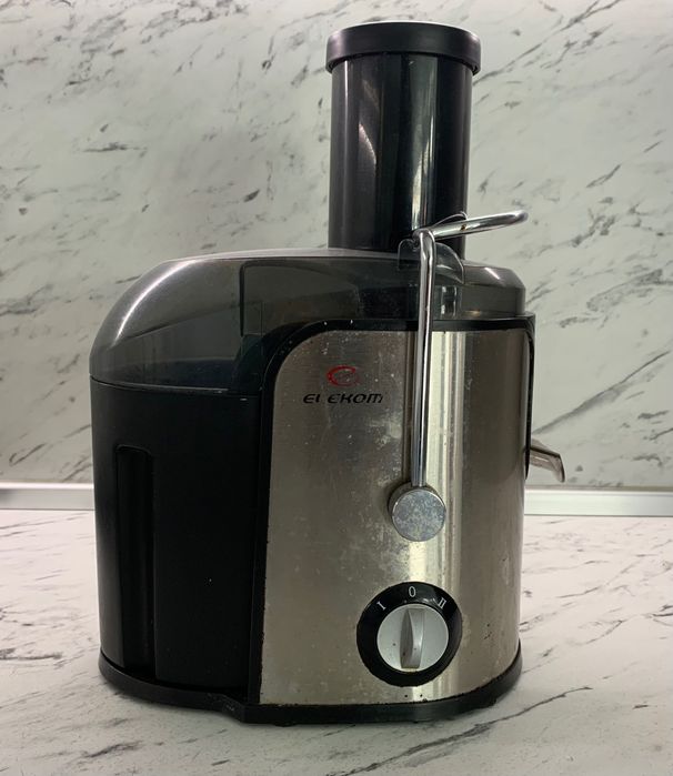 Продавам сокоизтисквачка