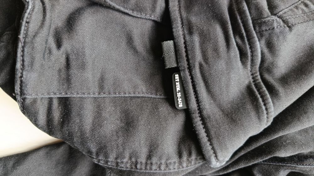 Мъжки/юношески карго панталон PULL BEAR – размер S нов