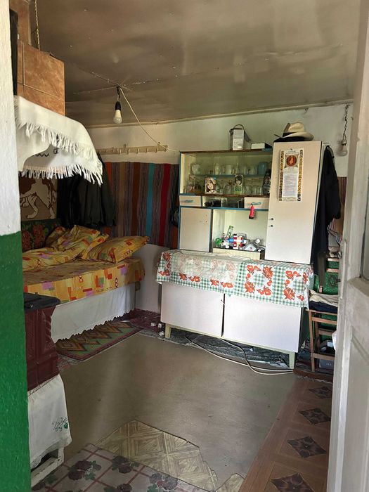 Vand casa din valatuci si paianta cu 2100 mp intravilan in Ranceni,Berezeni,Vaslui