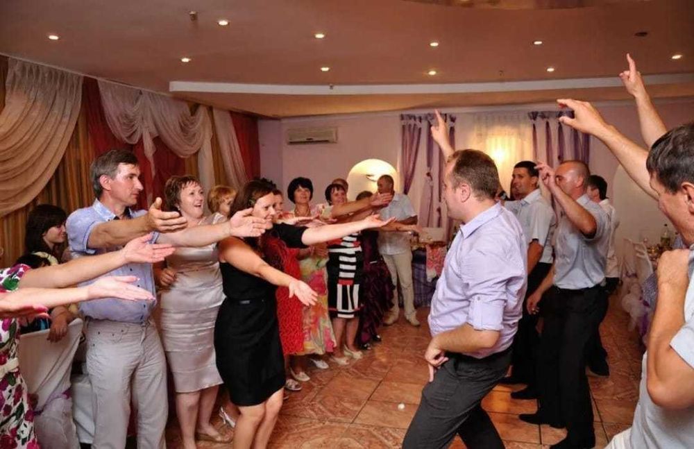 Тамада , ведущая