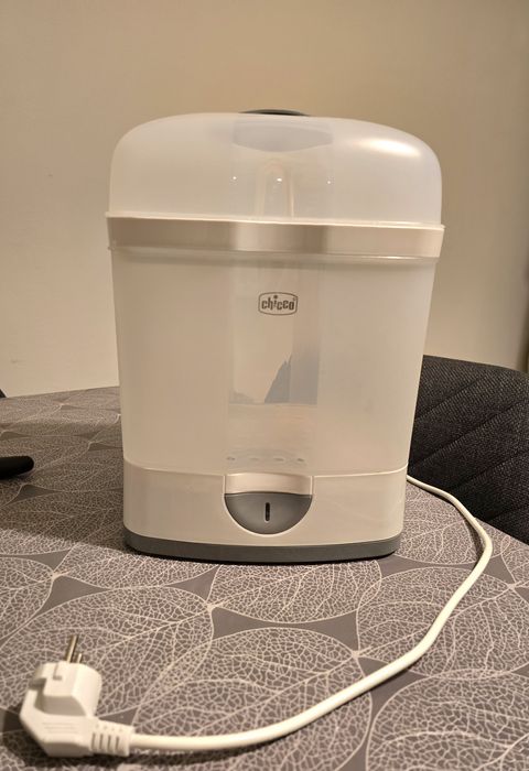 Sterilizator biberoane Chicco