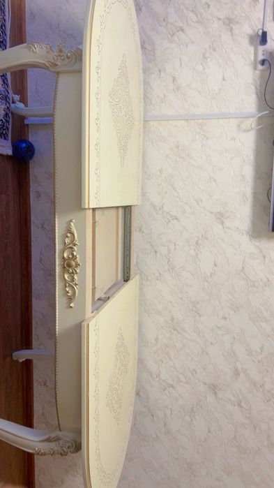 Продаеться стол Дагистанский