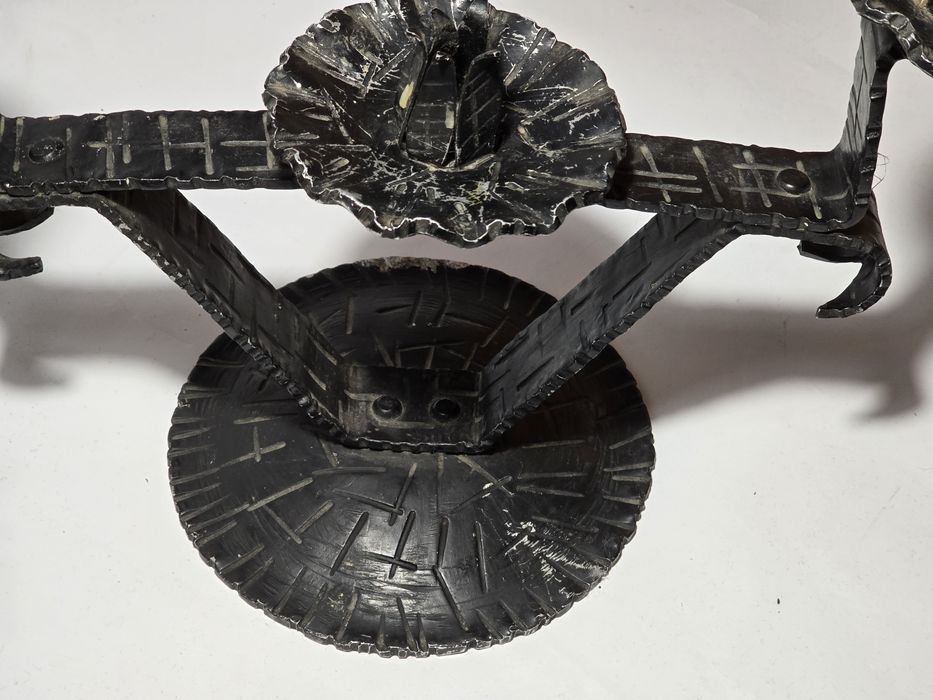 Винтидж метален свещник стар