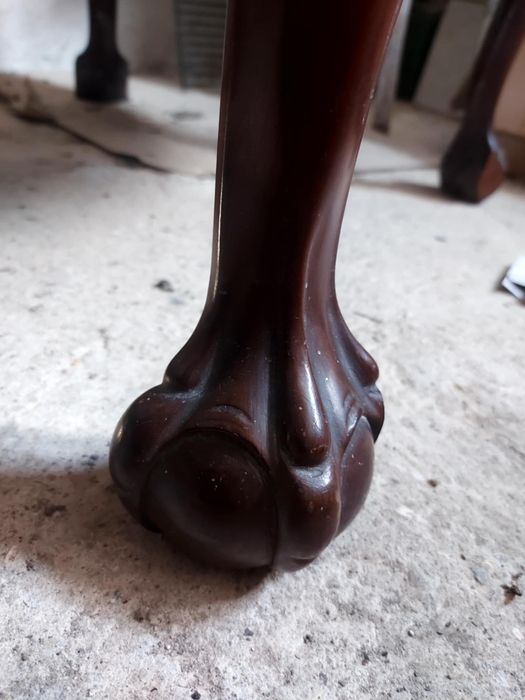 Стара махагонова маса