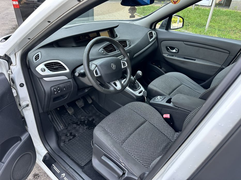 Vand RENAULT SCENIC 1.5 dci. 2011