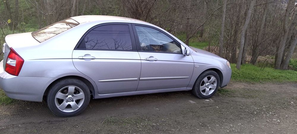 Vând KIA cerato,2004,proprietar,numere roșii până pe 21,12026, ofertă!