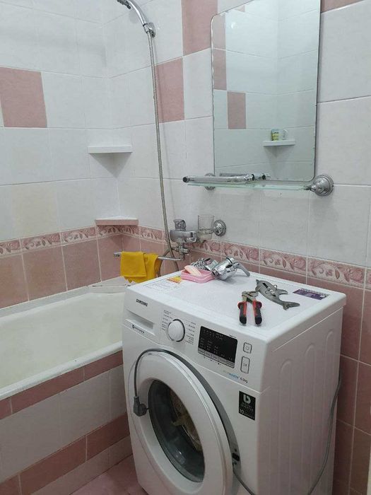 At Продается чистая 2 ком. на  Кадышева Авиасозлар-1