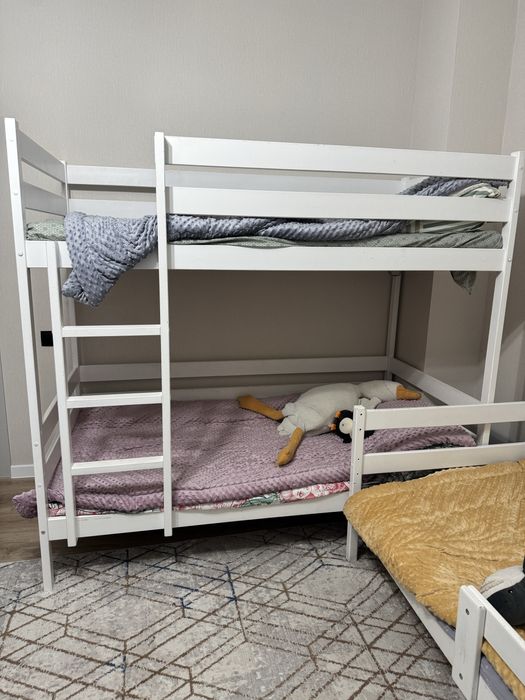 Продам кровати без матрасов