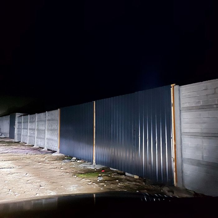 Дача сотилади...  4.5 сотихдан 2 та бор обшый 9 сотих