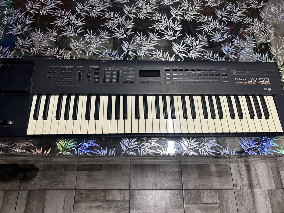 Orga Roland JV-50
