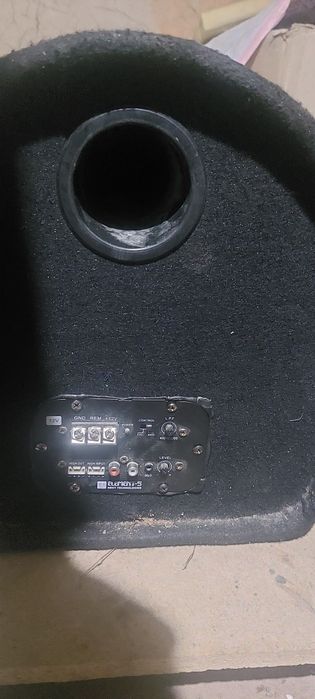 Продам сабуфер срочно