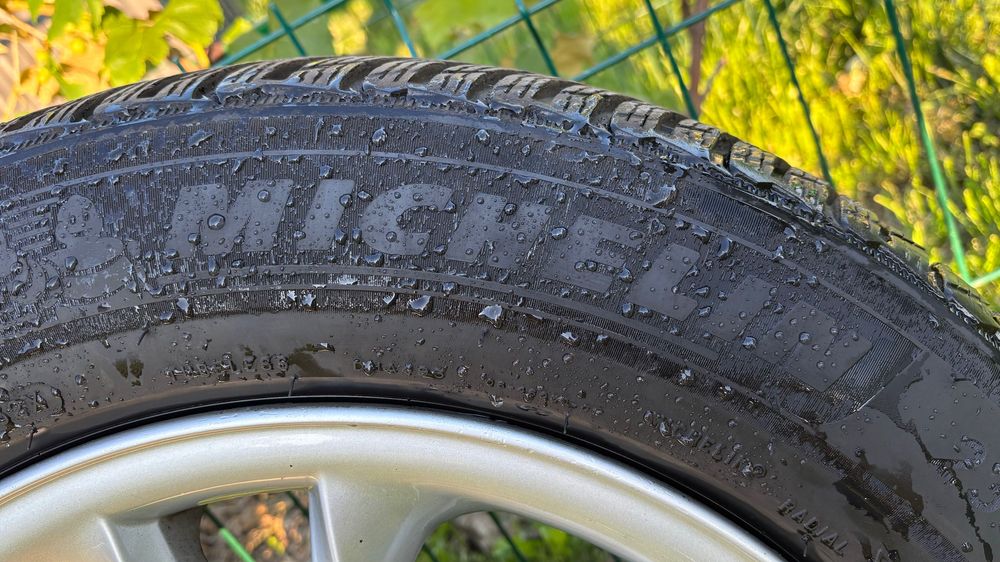 Cauciucuri de iarna Michelin Alpine5 - 235/55 R17 + jante BMW