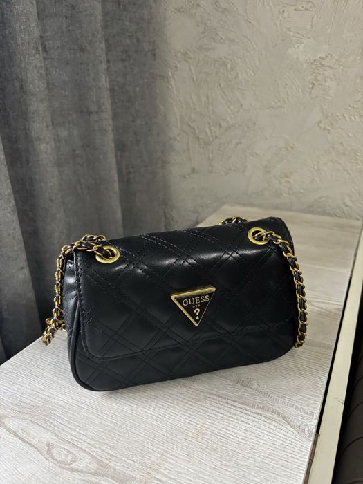 Продам сумку guess