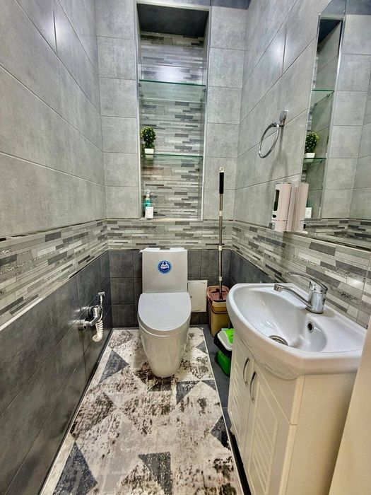 Ijaraga kvartira bor Yashnobod Kadishva bozori olmos metro yaqinida 
1