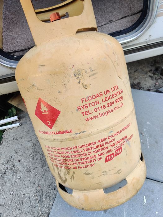 Vand butelie de gaz portabila pentru rulote de 12 kg