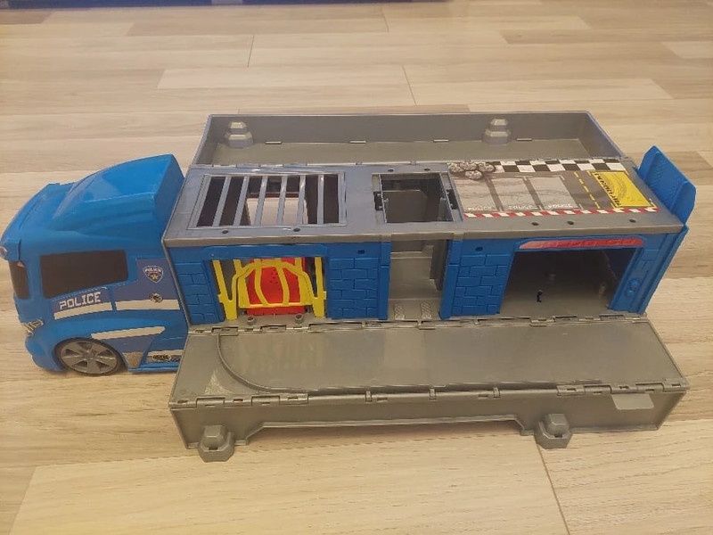 Camion de jucărie Politie