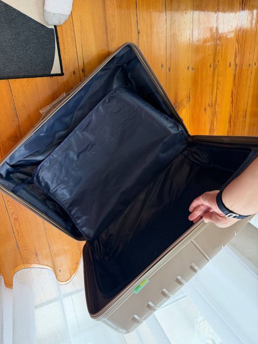 Чемодан в идеальном состоянии