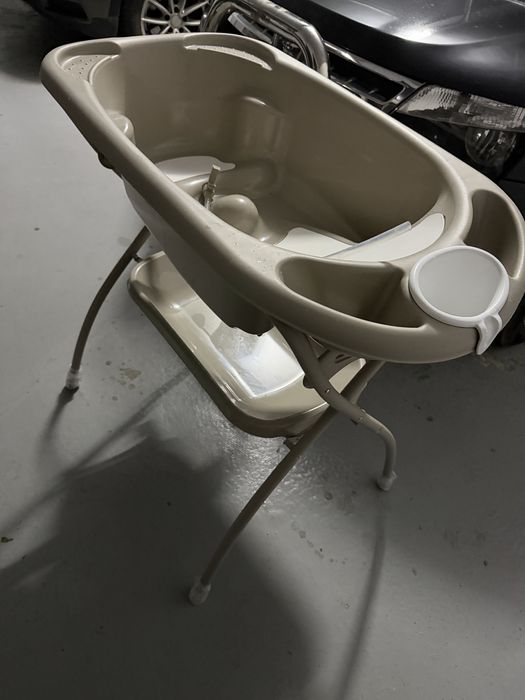 Vana/cada bebe , suport metalic solid, calitativa , in stare buna.